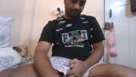 Snapshot of g0lu_ chatting on 11.01.25 Nunnu online show from 11.01.25