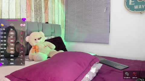 Snapshot of gabi_boom chatting on 12.12.24 Gabriela  online show from 12.12.24