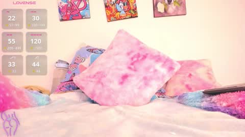 please follow my friendasya zas online show from 10.23.25