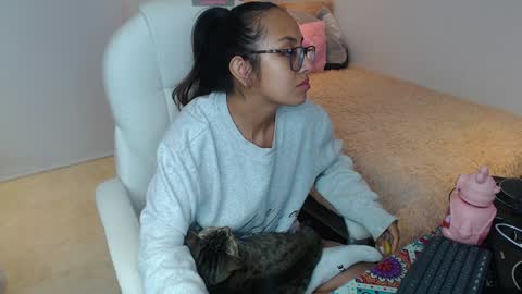 Snapshot of gabriela_morales01 chatting on 12.17.24 .  online show from 12.17.24