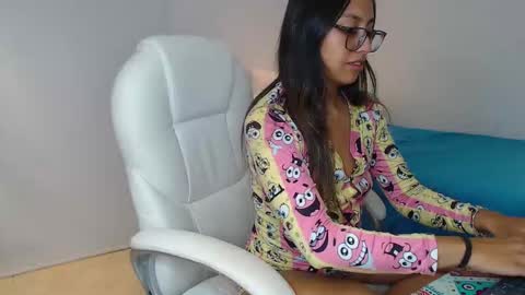 Snapshot of gabriela_morales01 chatting on 02.11.25 .  online show from 02.11.25