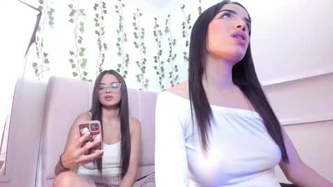 Snapshot of gabrielle_steele chatting on 03.03.25   online show from 03.03.25