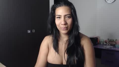 Snapshot of gaby_bluexx chatting on 04.18.26 Gaby Blue online show from 04.18.26