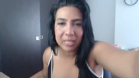 Snapshot of gaby_bluexx chatting on 05.19.26 Gaby Blue online show from 05.19.26