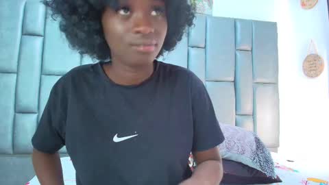 Snapshot of gabystom chatting on 11.11.25 gabystom online show from 11.11.25