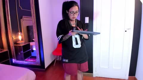 Snapshot of gahia_thompson chatting on 07.28.26 Gahia online show from 07.28.26