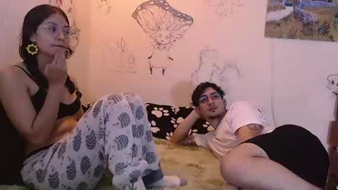 Snapshot of gaia_16 chatting on 06.19.26 Gaia y Clayde online show from 06.19.26
