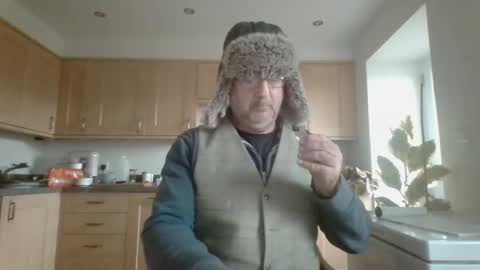 Snapshot of galacx chatting on 02.08.25 galacx online show from 02.08.25