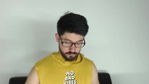 Snapshot of galit_g chatting on 11.05.25 Gari online show from 11.05.25