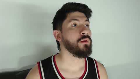 Snapshot of galit_g chatting on 11.25.25 Gari online show from 11.25.25