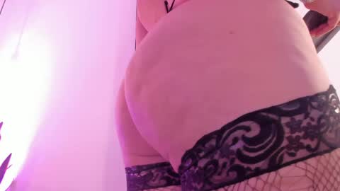 Snapshot of gallilea_marquez_ chatting on 05.05.26 Galilea online show from 05.05.26