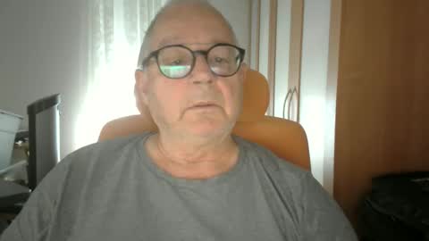 Snapshot of gamin68 chatting on 10.08.25 gamin68 online show from 10.08.25