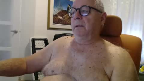 Snapshot of gamin68 chatting on 10.26.25 gamin68 online show from 10.26.25