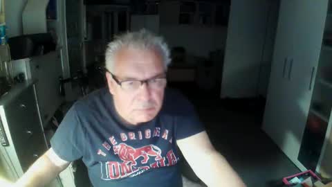 Snapshot of gargamil chatting on 10.08.25 gargamil online show from 10.08.25