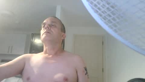 Snapshot of gary1862uk chatting on 08.08.26 gary1862uk online show from 08.08.26