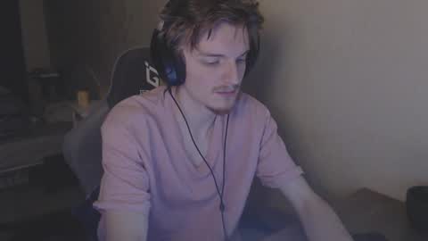 Snapshot of gasturfahe chatting on 02.12.25 gasturfahe online show from 02.12.25