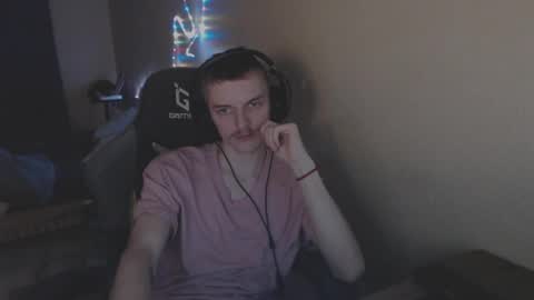 Snapshot of gasturfahe chatting on 02.18.25 gasturfahe online show from 02.18.25