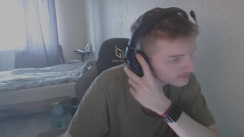 Snapshot of gasturfahe chatting on 02.25.25 gasturfahe online show from 02.25.25