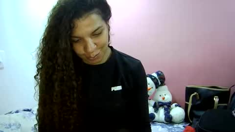 Snapshot of gatubelahotxxx chatting on 12.23.25 gatubelahotxxx online show from 12.23.25