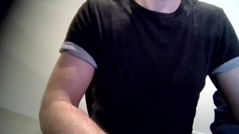 Snapshot of gay499918 chatting on 05.29.26 HotExecGay online show from 05.29.26