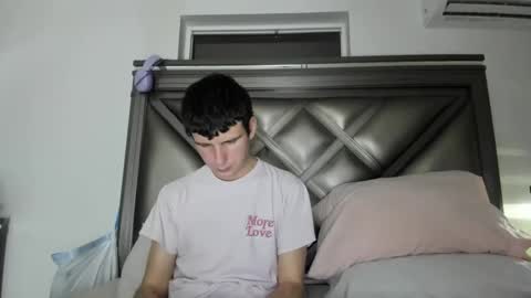 Snapshot of gayndepressed chatting on 02.01.26 Trace online show from 02.01.26