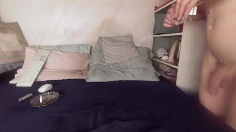 gayrobbin online show from 09.23.25