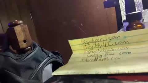 Snapshot of geeznutsizonyrchyn chatting on 09.18.25 Geeznutsizonyrchyn online show from 09.18.25