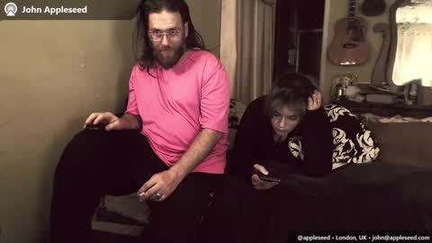 Snapshot of geeznutsizonyrchyn chatting on 10.11.25 Geeznutsizonyrchyn online show from 10.11.25