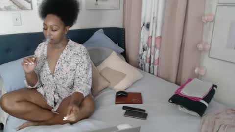 Snapshot of geishapaige chatting on 10.06.25 The Empress online show from 10.06.25