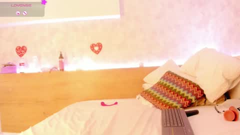 Snapshot of geminis_muentes chatting on 02.25.25 geminis muentes online show from 02.25.25