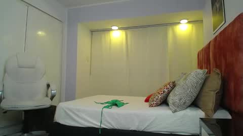 Snapshot of genesis_moretz chatting on 03.06.25 GENESIS online show from 03.06.25