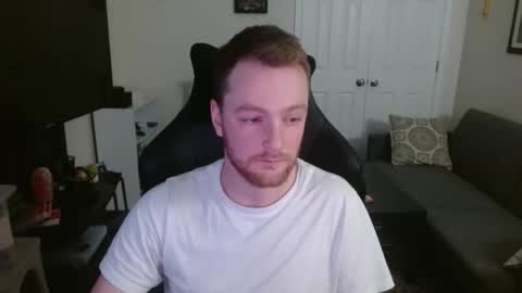 Snapshot of genuinedge chatting on 11.10.25 genuinedge online show from 11.10.25