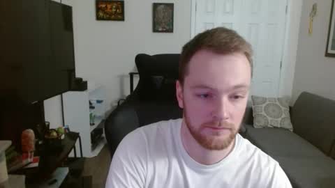 Snapshot of genuinedge chatting on 11.11.25 genuinedge online show from 11.11.25