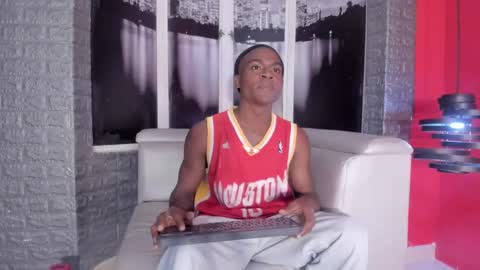 Snapshot of george_lancee chatting on 10.07.25 G E O R G E online show from 10.07.25