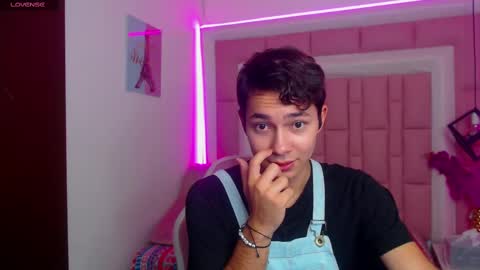 Snapshot of georgesmith_1 chatting on 12.09.24 GEORGE online show from 12.09.24