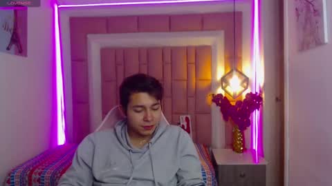 Snapshot of georgesmith_1 chatting on 12.10.24 GEORGE online show from 12.10.24