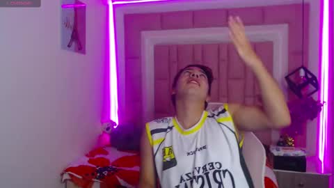 Snapshot of georgesmith_1 chatting on 12.17.24 GEORGE online show from 12.17.24