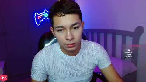 Snapshot of georgesmith_1 chatting on 01.17.25 GEORGE online show from 01.17.25