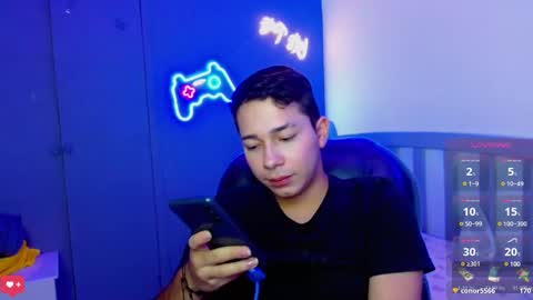 Snapshot of georgesmith_1 chatting on 01.19.25 GEORGE online show from 01.19.25