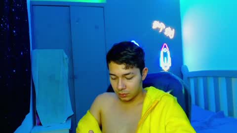 Snapshot of georgesmith_1 chatting on 01.27.25 GEORGE online show from 01.27.25