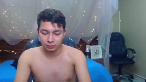 Snapshot of georgesmith_1 chatting on 02.04.25 GEORGE online show from 02.04.25