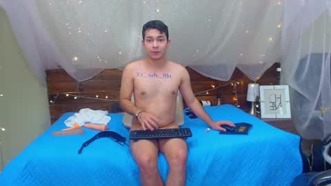 Snapshot of georgesmith_1 chatting on 02.04.25 GEORGE online show from 02.04.25