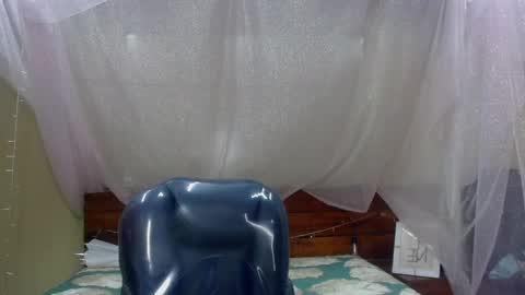 Snapshot of georgesmith_1 chatting on 02.10.25 GEORGE online show from 02.10.25