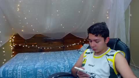 Snapshot of georgesmith_1 chatting on 02.18.25 GEORGE online show from 02.18.25