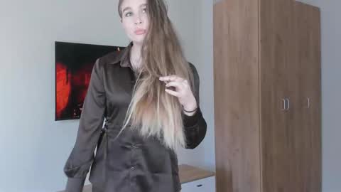 Snapshot of georgiannnauer chatting on 03.21.26 Kendra online show from 03.21.26