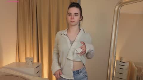 My name is Kelly online show from 10.17.25