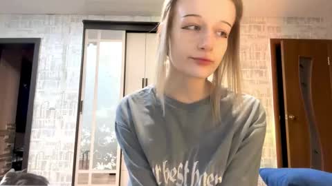 Snapshot of geralynsurkamer chatting on 11.12.25 Haley online show from 11.12.25