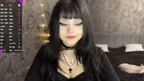EmelyWoodes online show from 06.22.26