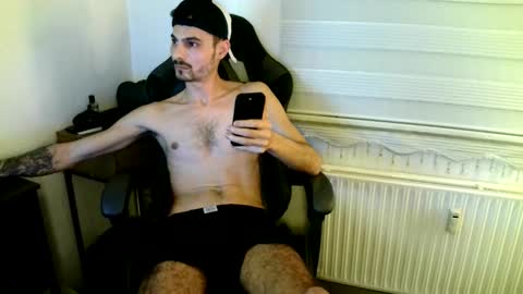 Snapshot of germanbigdic77 chatting on 11.26.25 HeteroGermanbigdic77 online show from 11.26.25