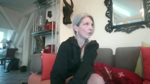 germansweety online show from 11.22.25